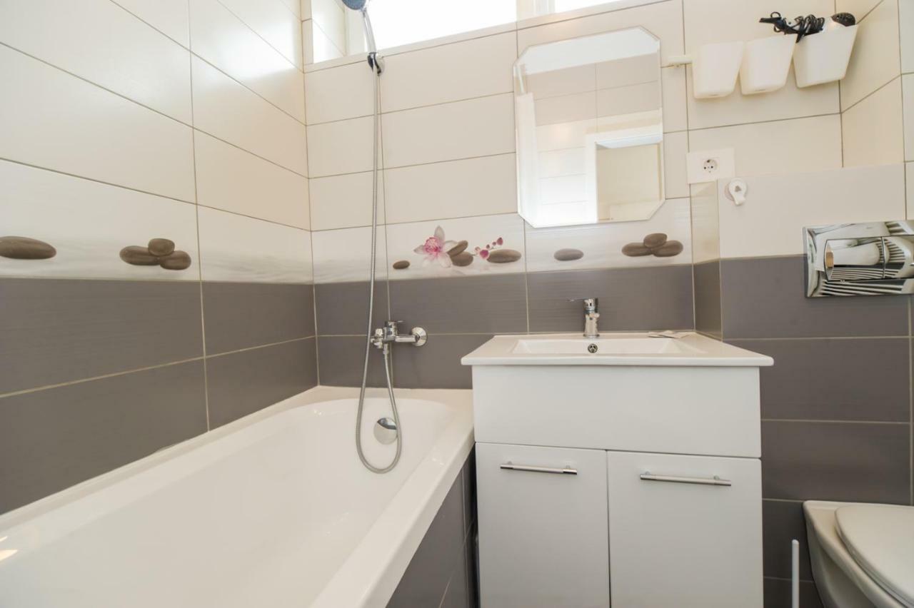 Schiller Apartment 57 - Free Private Parking Brasov Luaran gambar
