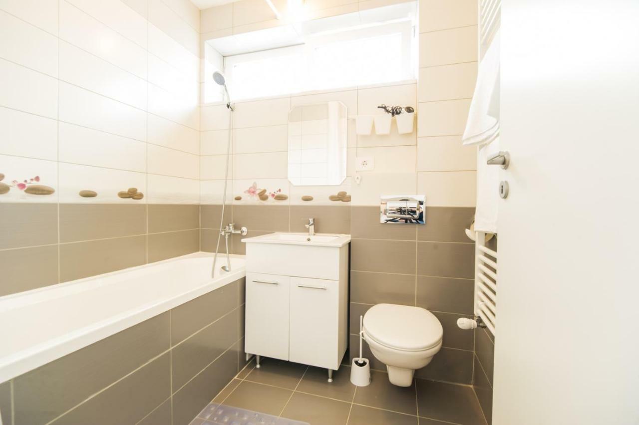 Schiller Apartment 57 - Free Private Parking Brasov Luaran gambar